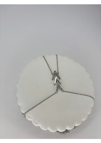 Üçlü Ok Detaylı Taşlı ve Parlak Silver Renkli Şahmeran modelleri