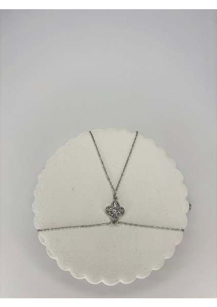 Ortası Büyük Kenarları Küçük Taşlı Çiçek Detaylı Silver Şahmeran