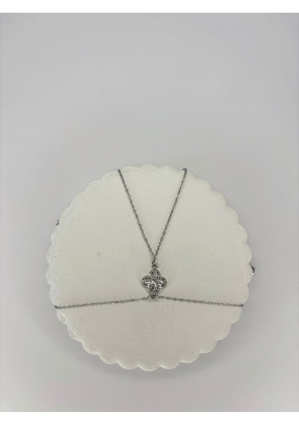 Ortası Büyük Kenarları Küçük Taşlı Çiçek Detaylı Silver Şahmeran modelleri