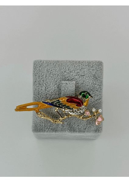 Renkli Kuş Figürlü ve Pembe Çiçekli Taşlı Gold Broş