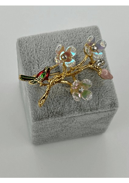 Hologramlı ve Renkli Kuş Figürlü Gold Broş