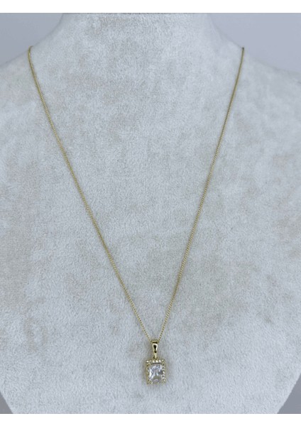 14 K Renginde Swarovski Taşlı Dikdörtgen Şekilli Minimal Gold Kolye fiyatları