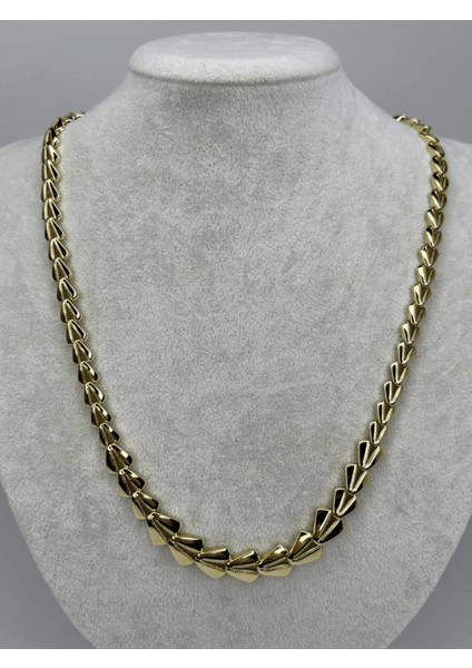 14 K Renginde Küçükten Büyüğe V Şekilli Gold Kolye 50 cm