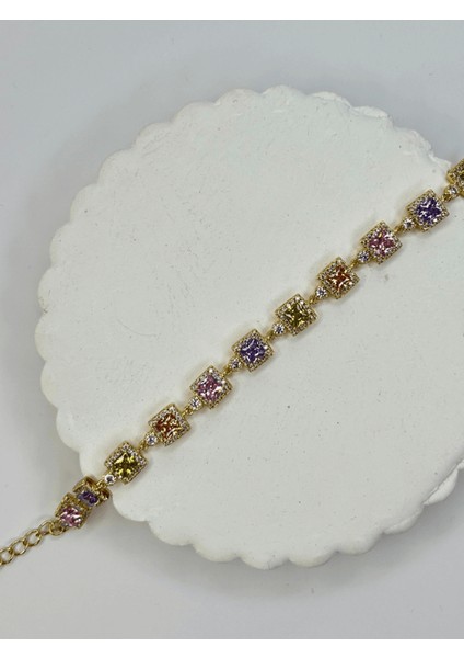 14 K Renginde Renkli Swarovski Taşlı Kare Şekilli Gold Bileklik