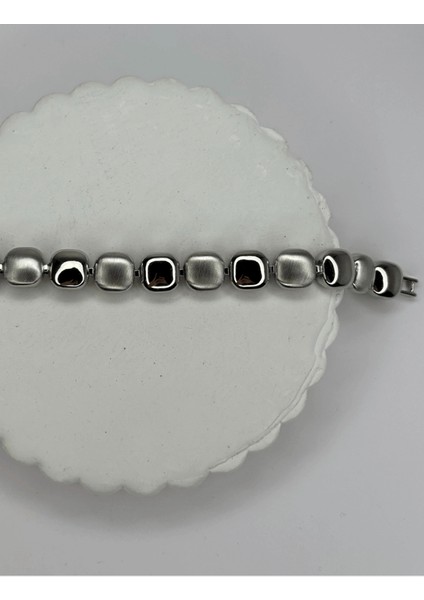 Mat ve Parlak Silver Renkli Kare Şekilli Bileklik fiyatları