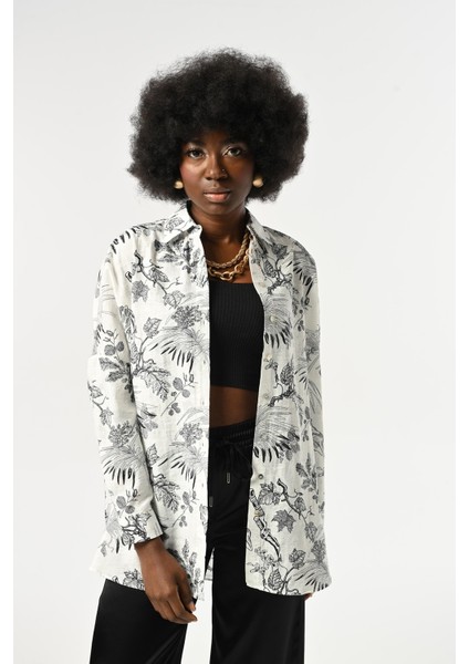 Kadın Siyah Beyaz Desenli Oversize Kesim Gömlek