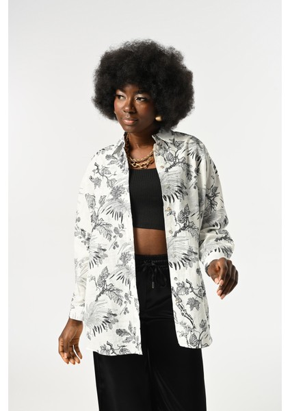 Kadın Siyah Beyaz Desenli Oversize Kesim Gömlek modelleri