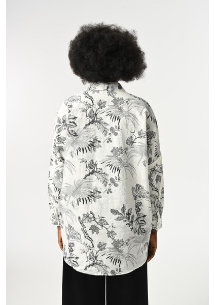 Kadın Siyah Beyaz Desenli Oversize Kesim Gömlek indirimleri