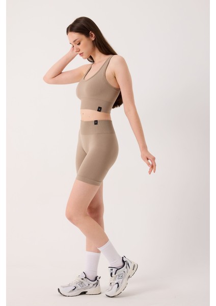 Essential Spor Şort Yüksek Bel Esnek Şekillendirici ve Toparlayıcı Seamless Tayt Kısa Şort fırsatları