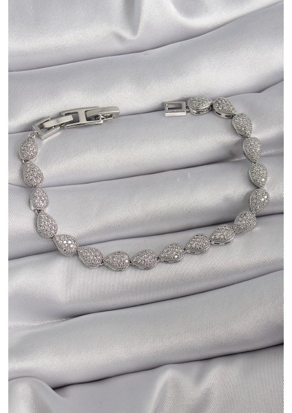 Pirinç Gümüş Renk Zirkon Taşlı Damla Model Vıp Seri Kadın Bileklik - TJ-BB6486