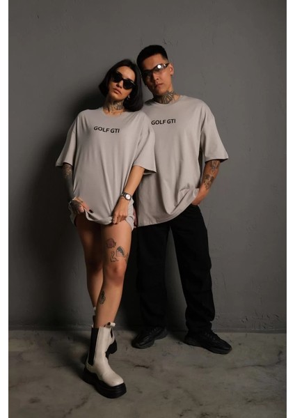 Erkek Oversize Baskılı Tişört – Golf Gtı Retro Araba Desenli, Ön & Arka Dijital Baskı, Sokak Modası Stil - Gri fiyatları