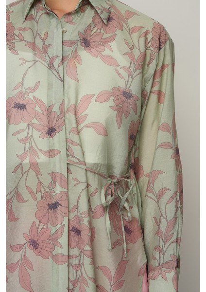 Kadın Yandan Bağlama Detaylı Pembe-Yeşil Çiçekli Gömlek modelleri
