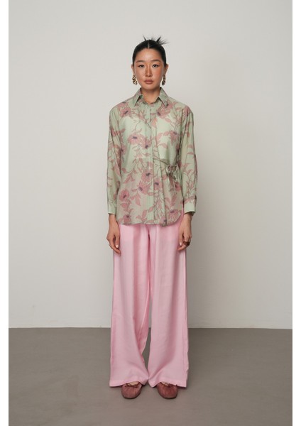 Kadın Yandan Bağlama Detaylı Pembe-Yeşil Çiçekli Gömlek fırsatları