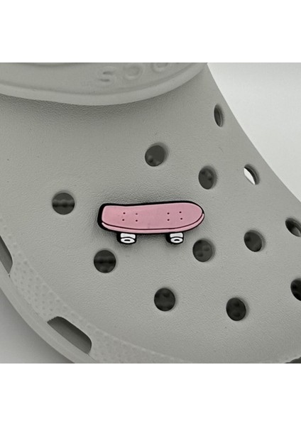 Terlik Süsü ve Aksesuarı , Çanta Süsü – Renkli Jibbitz Kaykay Görselli Figür Aksesuarı