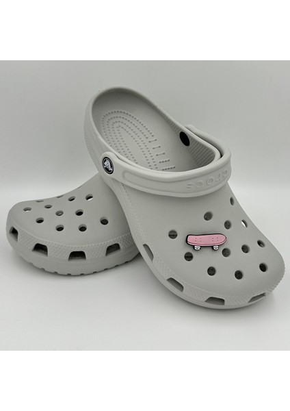 Terlik Süsü ve Aksesuarı , Çanta Süsü – Renkli Jibbitz Kaykay Görselli Figür Aksesuarı modelleri