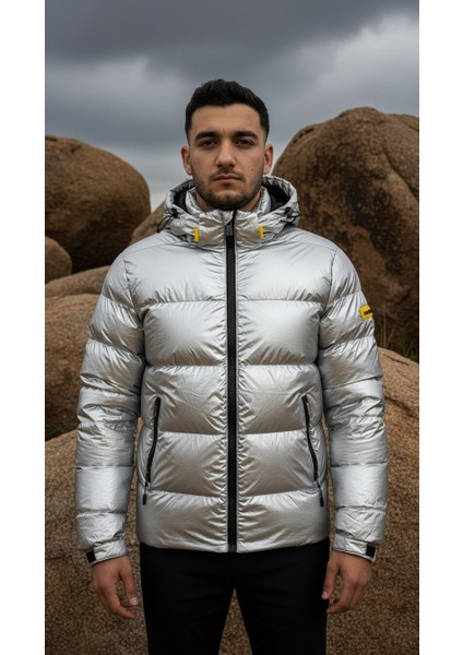 Erkek Gümüş Renk Kapüşonlu Şişme Mont – Su Geçirmez Parlak Kaban