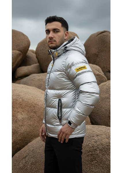 Erkek Gümüş Renk Kapüşonlu Şişme Mont – Su Geçirmez Parlak Kaban fiyatları