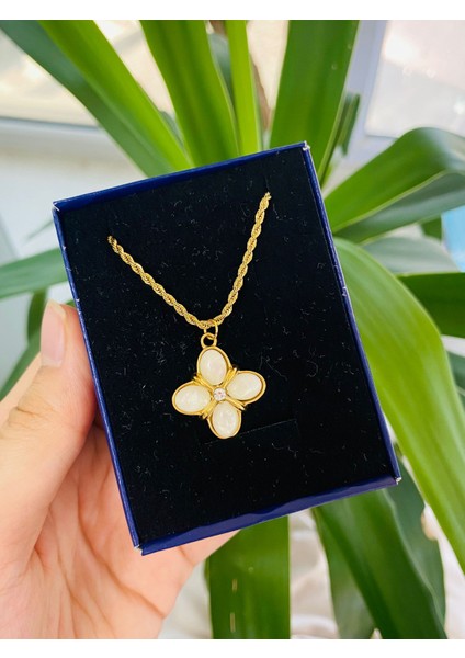 Kalın Zincirli Dört Yapraklı Çiçek Paslanmaz Çelik Kadın Kolye