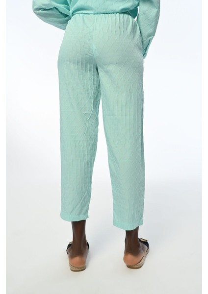 Kadın Rahat Kalıp Beli Lastikli Kabartma Desenli Mint Renk Pantolon fiyatları