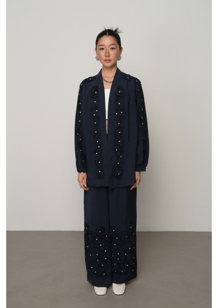 Kadın Şerit Gül ve Taş Detaylı Düz Oversize Kimono fırsatları