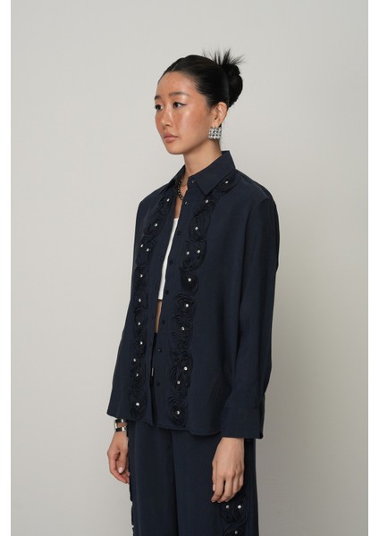 Kadın Gül ve Taş Şerit Işlemeli Düz Gömlek fiyatları