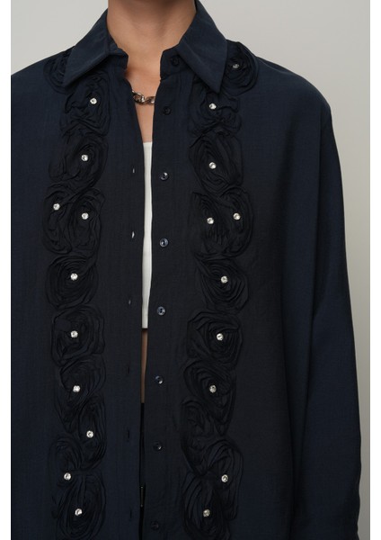 Kadın Gül ve Taş Şerit Işlemeli Düz Gömlek modelleri