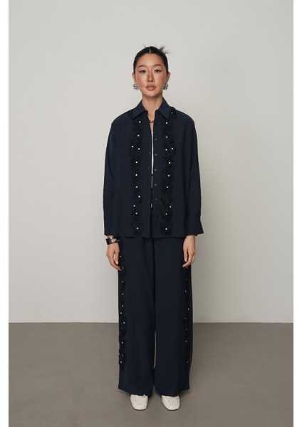 Kadın Gül ve Taş Şerit Işlemeli Düz Gömlek fırsatları