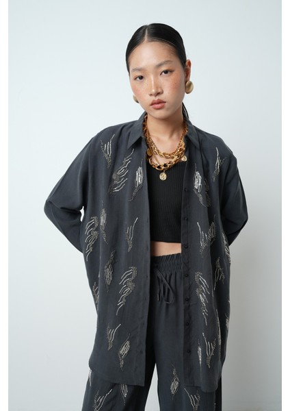 Kadın Önü Taş Işlemeli Düz Renk Oversize Gömlek modelleri