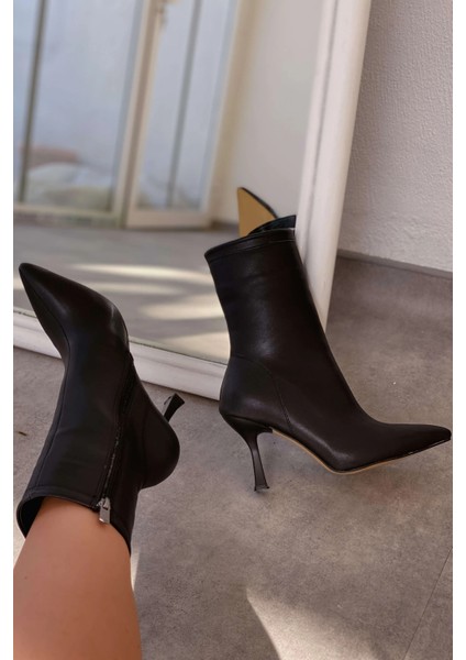 Licent Kadın Mat Deri Topuklu Bot Siyah modelleri