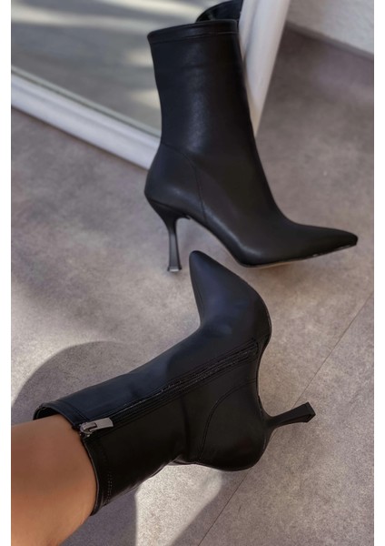 Licent Kadın Mat Deri Topuklu Bot Siyah indirimleri