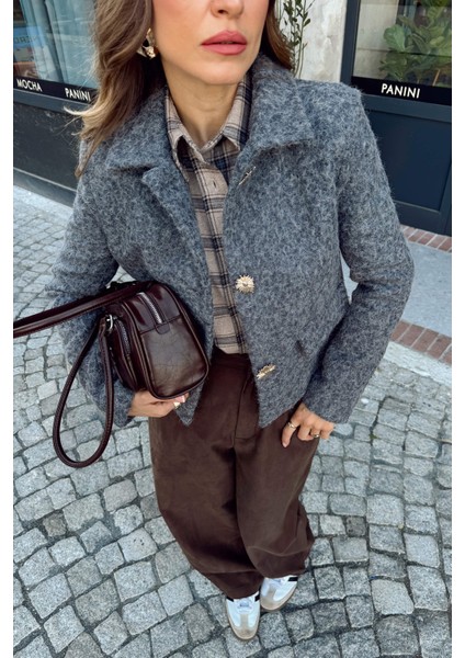 Gri Tüylü Dokulu Astarlı Yıldız Düğmeli Fit Yünlü Ceket fırsatları