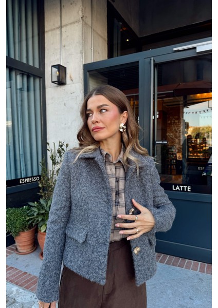 Gri Tüylü Dokulu Astarlı Yıldız Düğmeli Fit Yünlü Ceket indirimleri