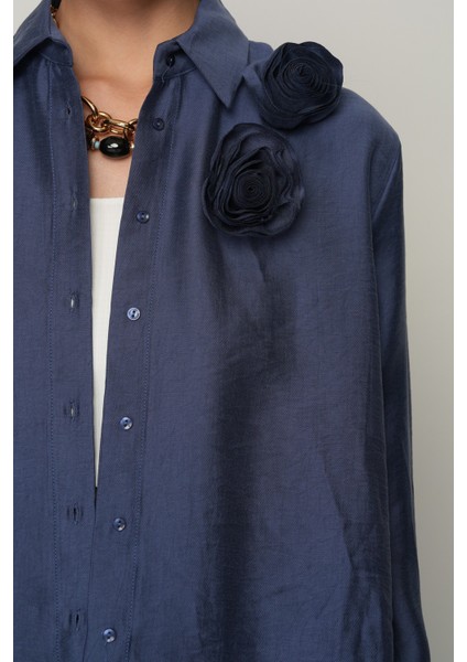 Kadın Önü Çift Gül Işlemeli Düz Renk Gömlek modelleri