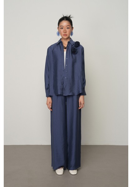 Kadın Önü Çift Gül Işlemeli Düz Renk Gömlek fırsatları