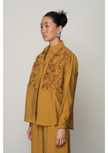 Kadın Önü Gül Işlemeli Düz Renk Gömlek fiyatları