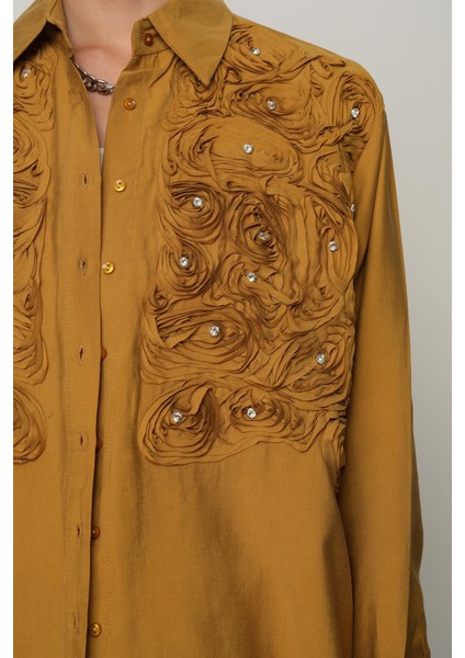 Kadın Önü Gül Işlemeli Düz Renk Gömlek modelleri