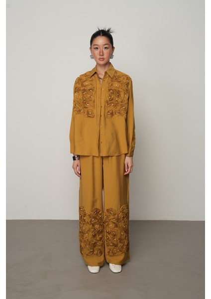 Kadın Önü Gül Işlemeli Düz Renk Gömlek fırsatları