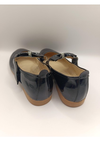 Kız Çocuk Rugan Kaydırmaz Taban Babet indirimleri