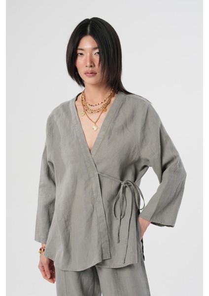 Kadın V Yaka Gri Renk Önü Bağlama Detaylı Gömlek