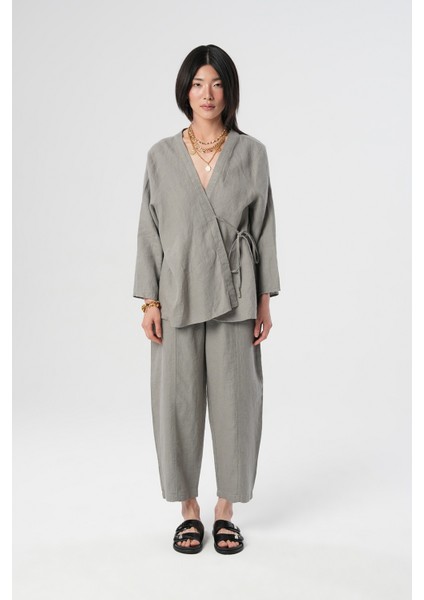 Kadın V Yaka Gri Renk Önü Bağlama Detaylı Gömlek fırsatları