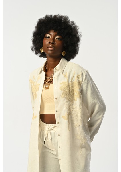 Kadın Önü Nakış Işlemeli Natur Renk Oversize Gömlek