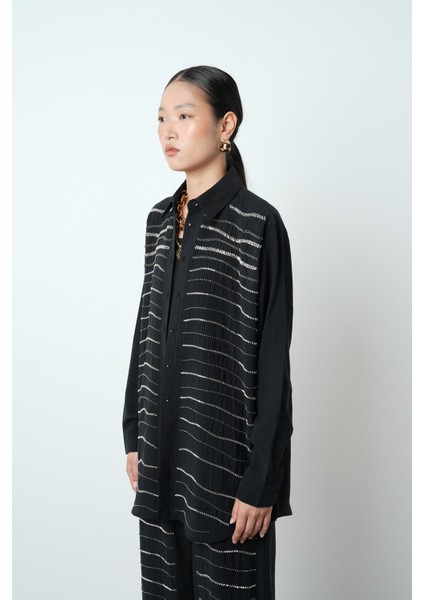 Kadın Yatay Şerit Taş Işlemeli Düz Renk Oversize Gömlek modelleri