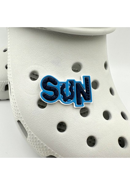Terlik Süsü ve Aksesuarı , Çanta Süsü – Jibbitz 3D Sun Yazılı Görsel Logo Aksesuar
