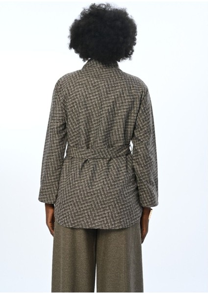 Kadın Karışık Desenli Cepli Kuşaklı Gömlek indirimleri