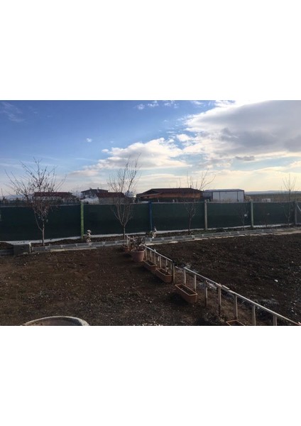 Gölgelik File Çit Filesi - 95 Lik - 1 Metre En Yeşil - Şeritli Halkalı - Çit Örtüsü Çit Brandası indirimleri