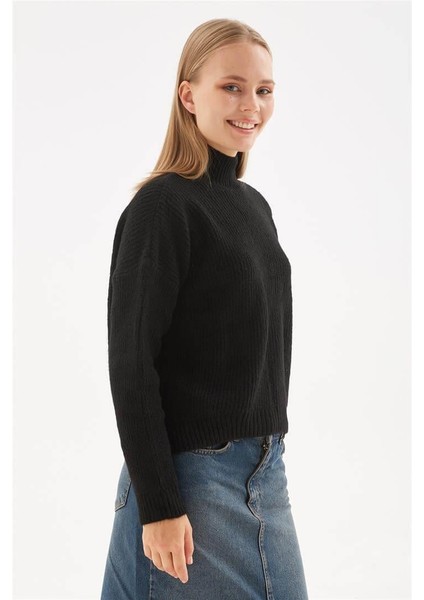 Dik Yaka Kazak Siyah fiyatları