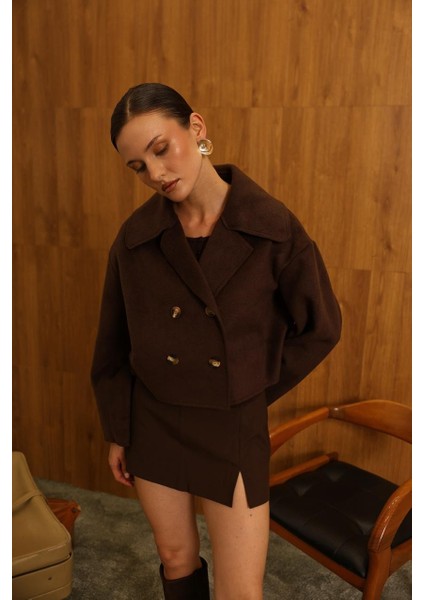 Kadın Çikolata Kahve Crop Kısa Ceket Çift Düğmeli Kışlık Kaşe Ceket Büyük Yakalı