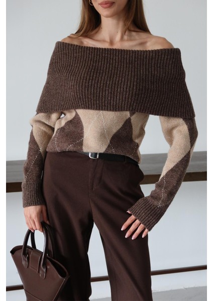 Kayık Yaka Baklava Desenli Soft Triko Kazak Kahve 8282