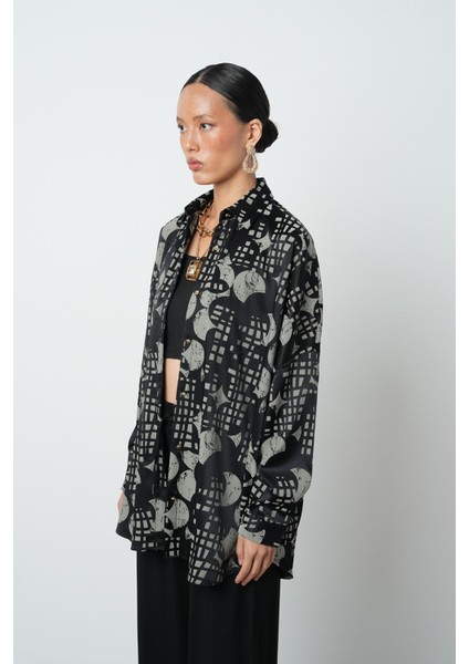 Kadın Siyah Renk Karışık Desenli Oversize Kesim Tesettür Gömlek fiyatları