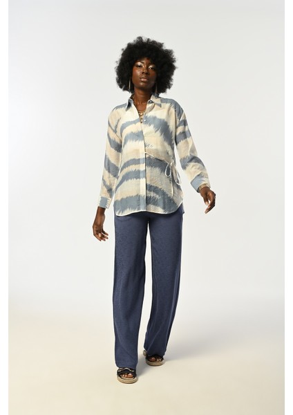 Kadın Desenli Yandan Bağlama Detaylı Gömlek modelleri